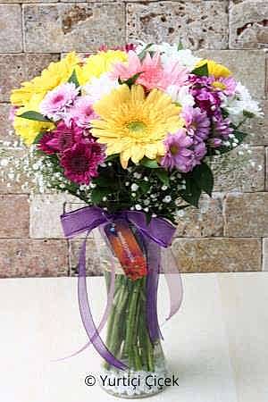 Vazoda Bahar Çiçekleri