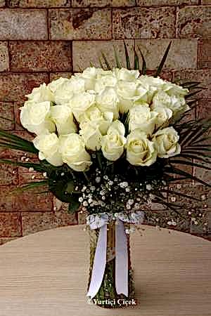 Vazoda 25 Beyaz Gül