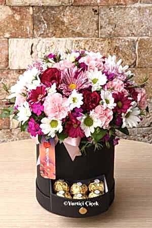 Kutuda Kır Çiçeği ve Çikolata