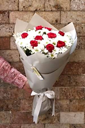 Papatya ve 9 Gül Buketi