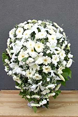 Bembeyaz Çiçeklerden Ferforje