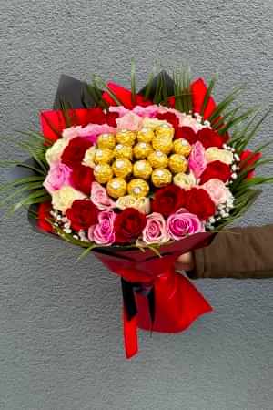 25 Renkli Gül ve Çikolata