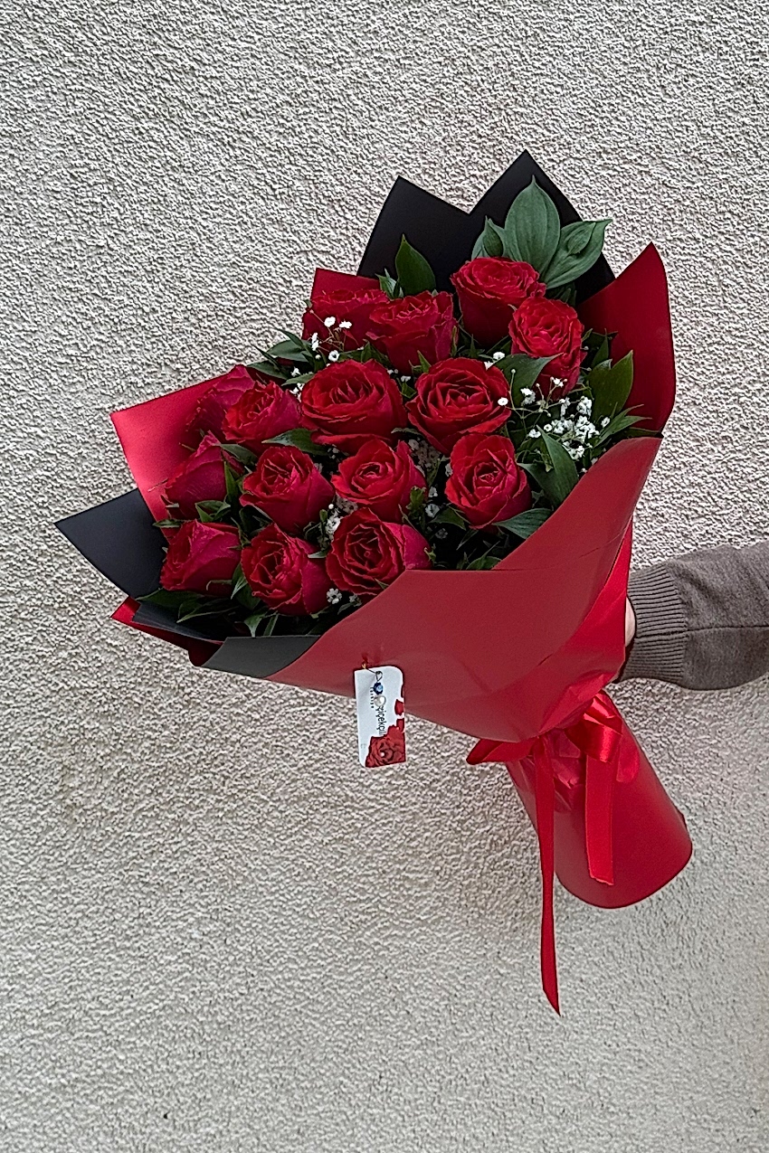 Sen Başkasın 15 Gül